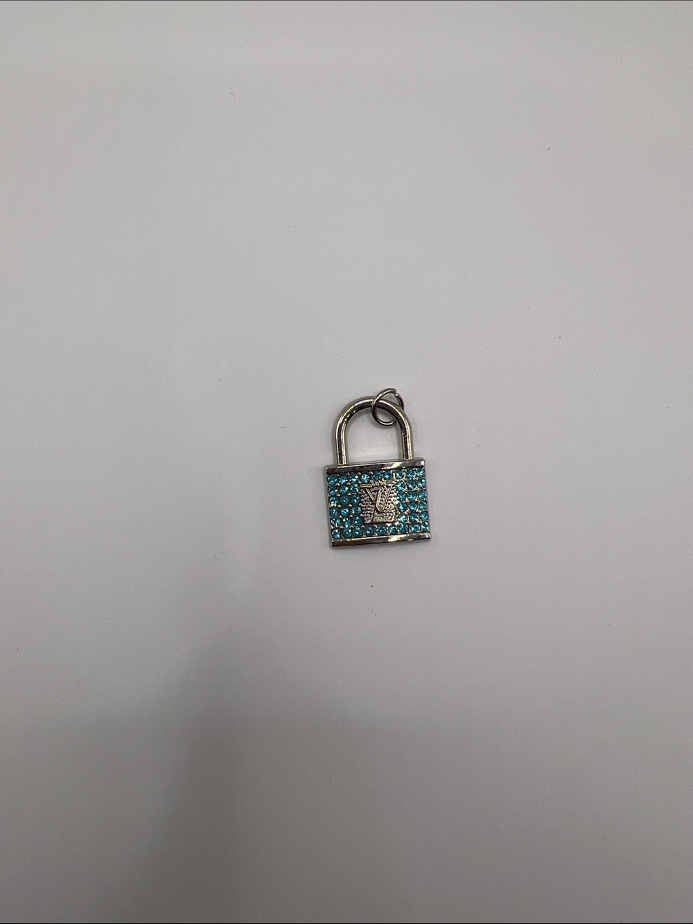 1401. Blue Crystal Padlock Charm Pendant - Picture 3 of 6